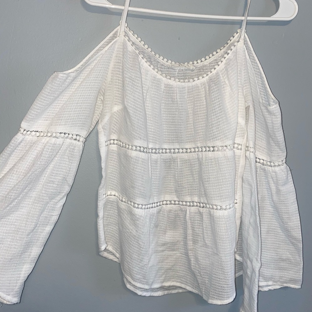 White long sleeve top without shoulders